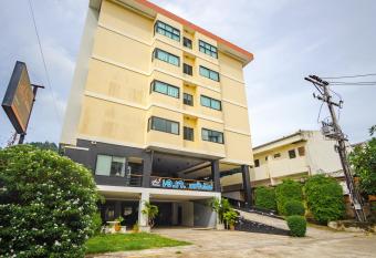 AJ Residence has Balcony rooms