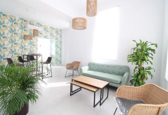 Hostal Tropical allows 18 year olds to book a room