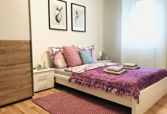 No2 Apartment4YOU - 3 Zimmer, 1-6 Pers, Saarbr  cken - J  gersfreude Saarbruecken allows 18 year olds to book a room