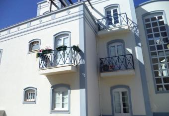 lovely studio in cabanas de tavira allows 18 year olds to book a room