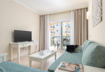 Can Picafort Palace has Balcony rooms