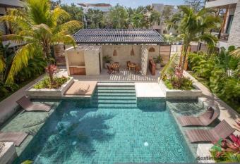 Luxury Apartment with Jacuzzi in Tulum has rooms with a private hot tub