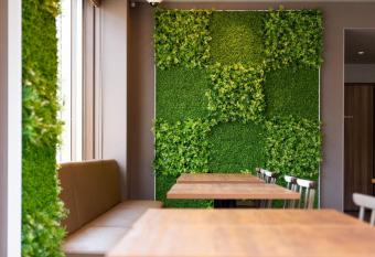 Super Hotel Kanku Kumatoriekimae has Smoking rooms