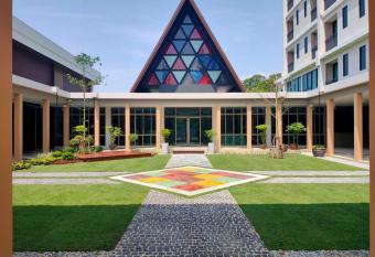 The Cotton Tree Hometel has Balcony rooms