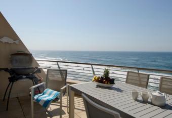 6B Sugar Beach Umdloti Beachfront Magic has Balcony rooms