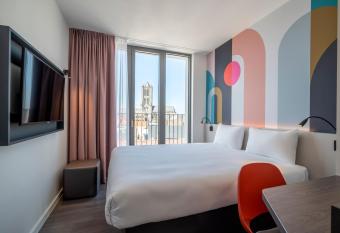 B&B HOTEL Gent Centrum allows 18 year olds to book a room