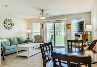 10 C One Bedroom Condo has Balcony rooms