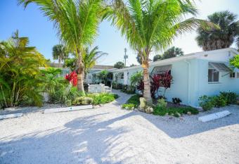 Driftwood Villas At Anna Maria Island In has Balcony rooms