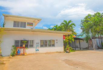 OYO 761 Caza Southville Apartelle allows 18 year olds to book a room