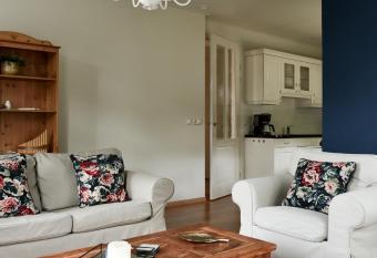 Levenslust Hulshorst allows 18 year olds to book a room