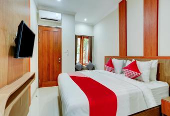 Super OYO Capital O 90291 Vin Stay Petanu allows 18 year olds to book a room
