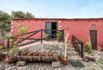 Casa Rural El Moral has Balcony rooms