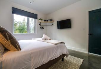 Arrows Edge Lodge allows 18 year olds to book a room