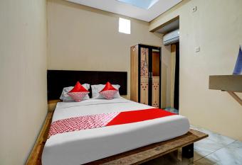OYO Capital O 90081 Pondok Sabaraya 2 Syariah allows 18 year olds to book a room
