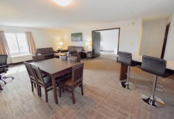 Canad Inns Destination Centre Club Regent Casino Hotel allows 18 year olds to book a room