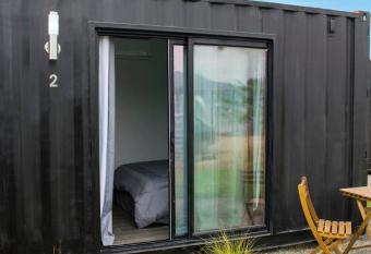 La Finca de Vane allows 18 year olds to book a room