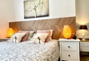   arnot Apartments ZOO Area has Balcony rooms