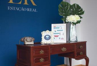 Esta    o Real allows 18 year olds to book a room