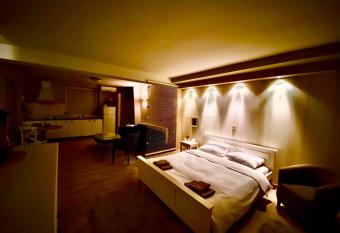 Black Amber has Balcony rooms