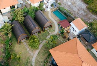 Wooden Puri Guesthouse has Balcony rooms