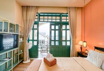 Alsahar Hoi An Boutique Villa has rooms with a private hot tub