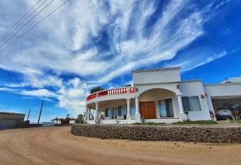Casa Mercedes has Balcony rooms