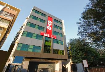 Flagship Goldhorn Hotels Mehdipatnam Near City Center Mall has Balcony rooms