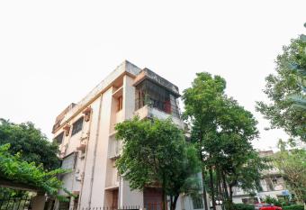 OYO Honey Regency allows 18 year olds to book a room