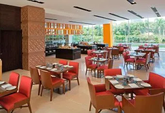 OYO 76591 Hotel Dolphin allows 18 year olds to book a room