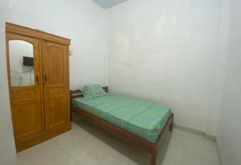 OYO 90111 Almeerah Homestay Syariah allows 18 year olds to book a room