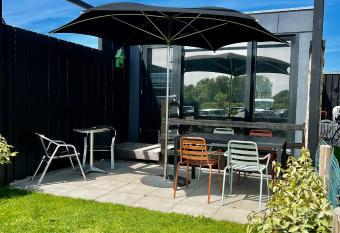 DOMBURG centrum - Luxe vakantiewoning 500 meter van strand met tuin en parkeerplaats & WIFI - Roosjesweg 2A has Balcony rooms