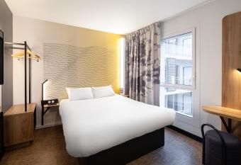 B&B HOTEL Nice A  roport Arenas allows 18 year olds to book a room