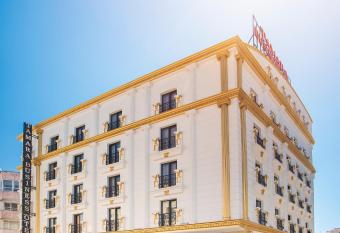 TAMARA Business Otel allows 18 year olds to book a room