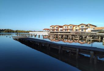 LES 12 DE LARROS has Balcony rooms