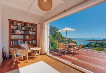 Sea View Cottage has Balcony rooms