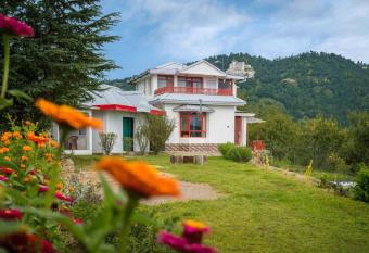 StayVista at Sunshine Estate 2BR with Outdoor Sitting has Balcony rooms