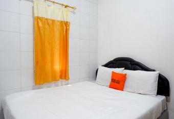 KoolKost Syariah near Universitas Diponegoro Tembalang 2 allows 18 year olds to book a room