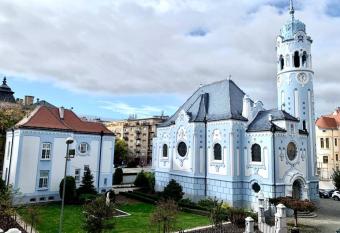 NEW, BEAUTIFUL APT WITH PARKING IN BEST LOCATION! has Balcony rooms