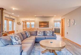 Two Views Vacation Home has Balcony rooms