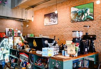 Labkoff cafe and Hostel has Balcony rooms