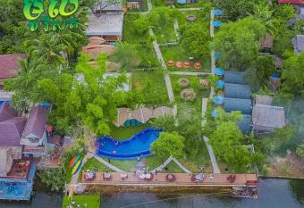 Moly Resort has Balcony rooms