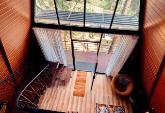 Wild root stay- Orchid Chalet has Balcony rooms