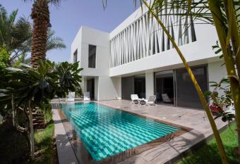 Vivienda Hotel Villas, Jeddah has rooms with a private hot tub