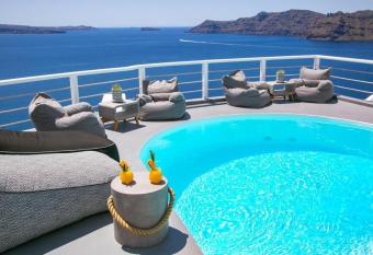 Luxury Santorini Villa Ocean Breeze Villa Sea Caldera View Jacuzzi Plunge Oia allows 18 year olds to book a room