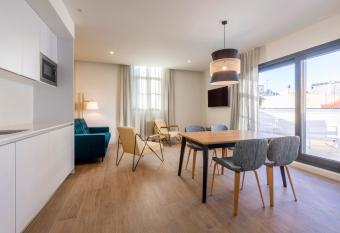 Tandem Portal De Elche allows 18 year olds to book a room