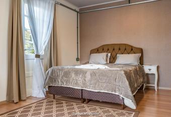 Arauc  ria Hostel has Balcony rooms