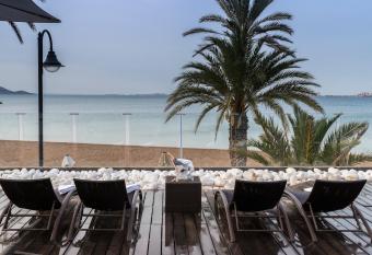 El Secreto del Agua allows 18 year olds to book a room