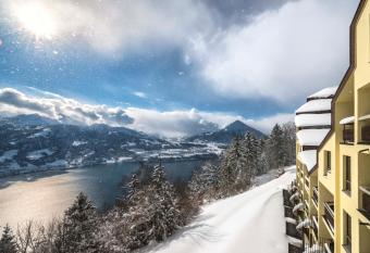 Dorint Bl  emlisalp Beatenberg/Interlaken allows 18 year olds to book a room