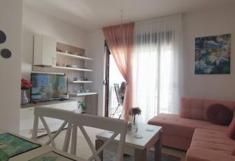 Zlatibor Hills Afrodita Moon has rooms with a private hot tub