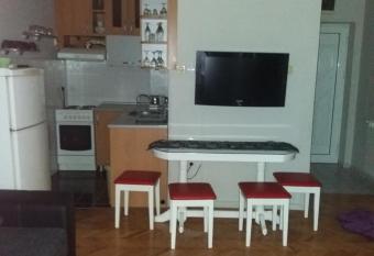 APARTMAN MARKOVIC allows 18 year olds to book a room